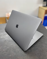 Mackbook pro i7 8GB RAM 256GB SSD